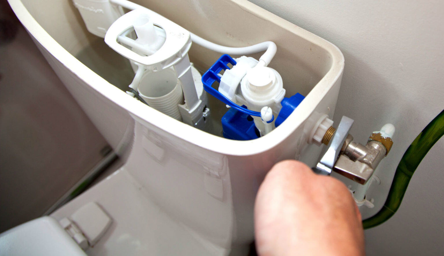 Chasse Deau Qui Fuit Dans La Cuvette