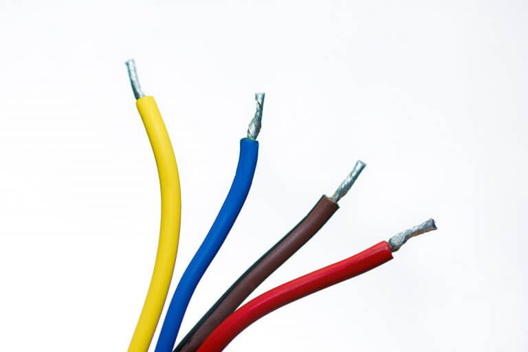 Couleur des fils électriques : le guide complet pour un câblage sécurisé
