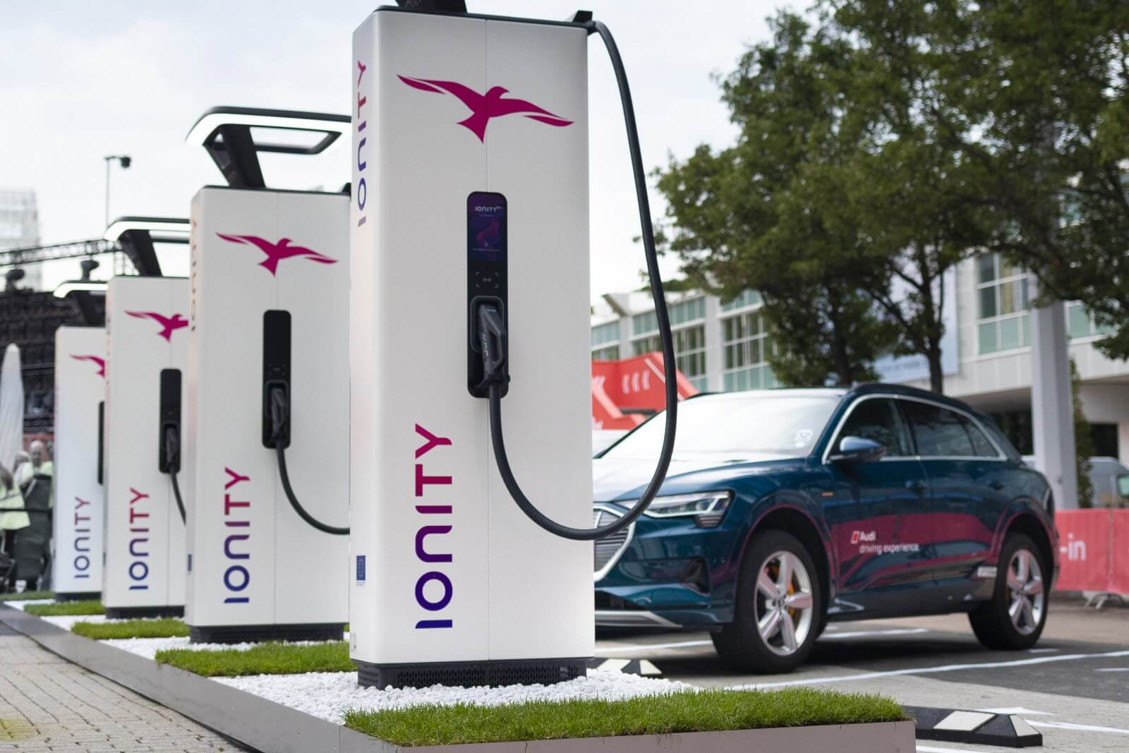 exemple borne de recharge rapide ionity 
