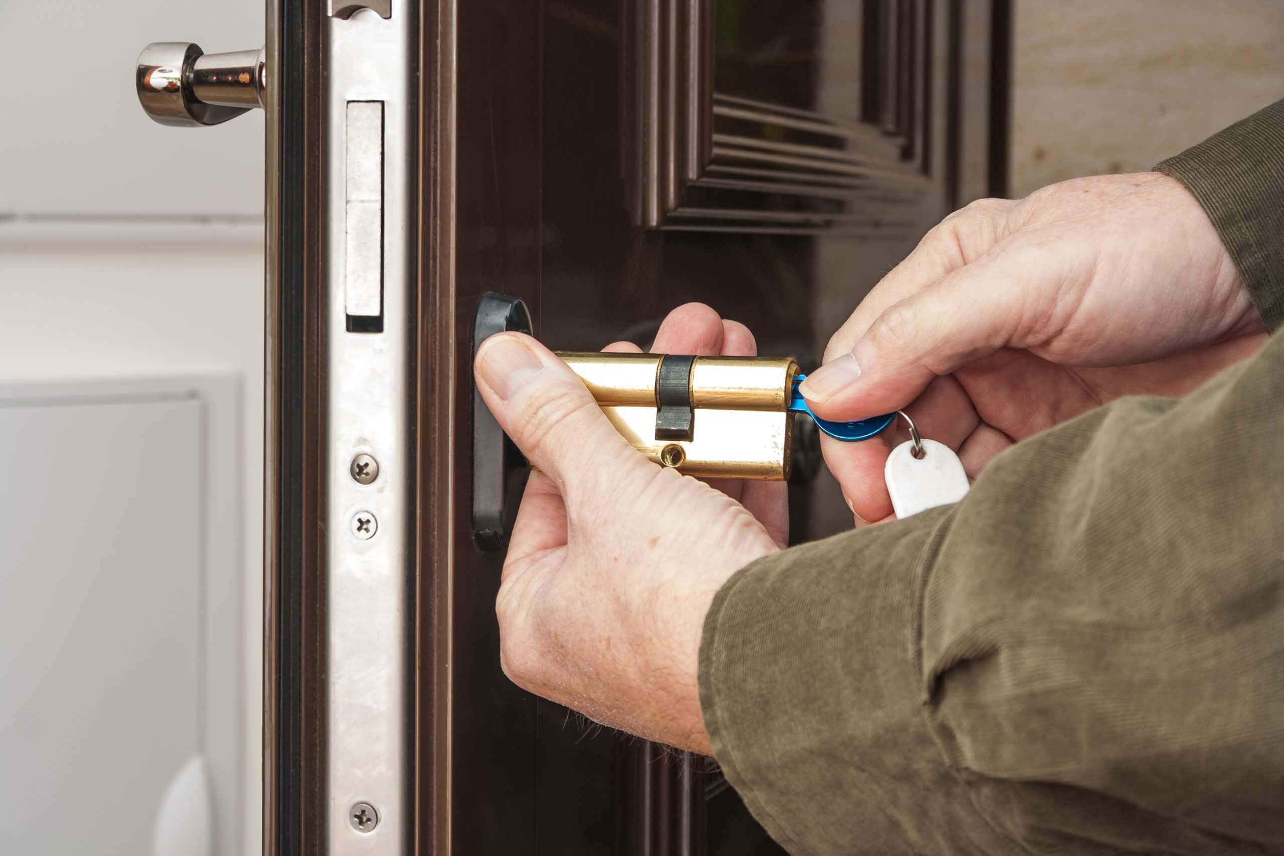 Conseil démontage et remontage poignée de porte intérieur