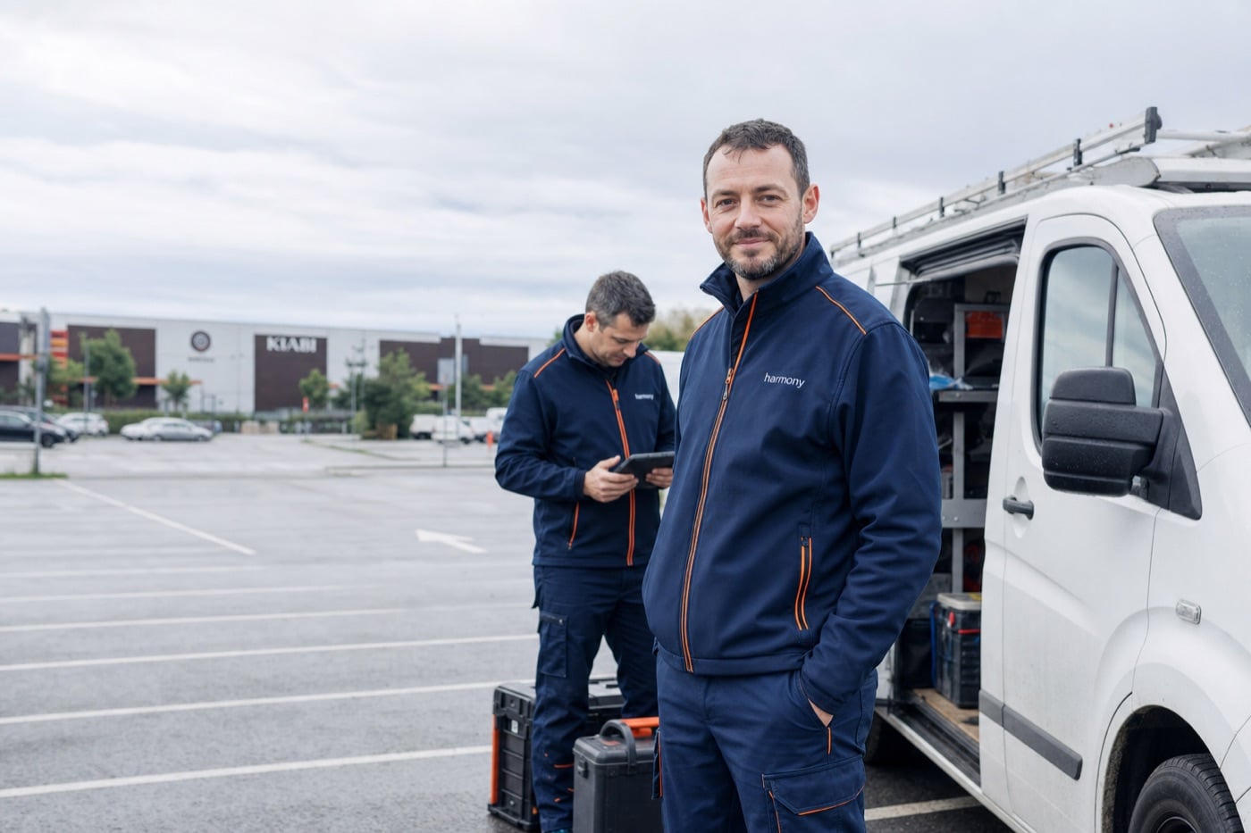 Équipe de techniciens Harmony intervenant sur le terrain