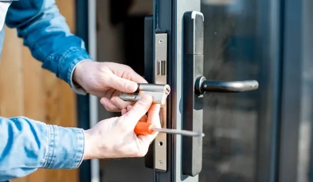 Emergency locksmith services